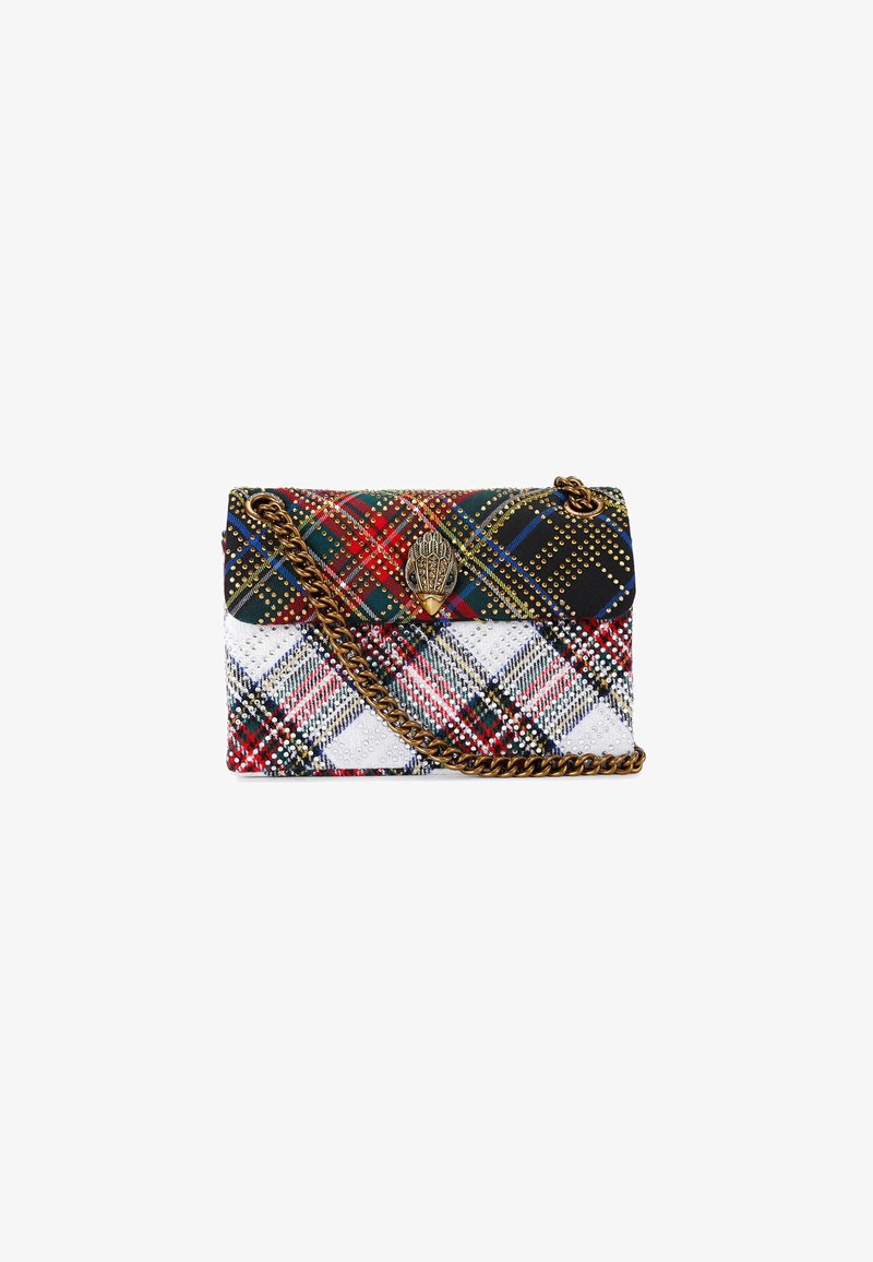 Borsa a tracolla a quadri con tessuti multicolori, tracolla in catena color oro e dettagli decorativi in borchie. Forma rettangolare compatta con chiusura a pattina.