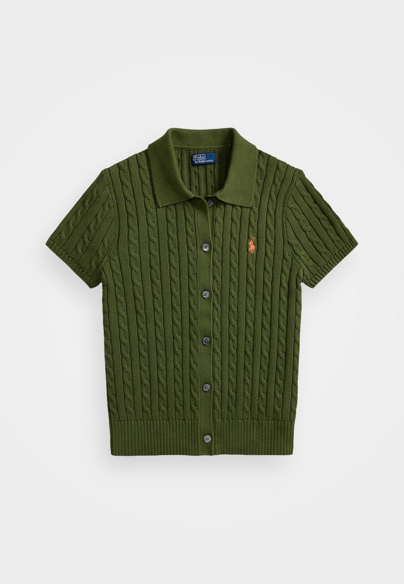 Groene gebreide polo met korte mouwen, voorzien van een kabelpatroon, geribde zoom en knopen aan de voorkant. Heeft een klein geborduurd logo op de linkerborst.