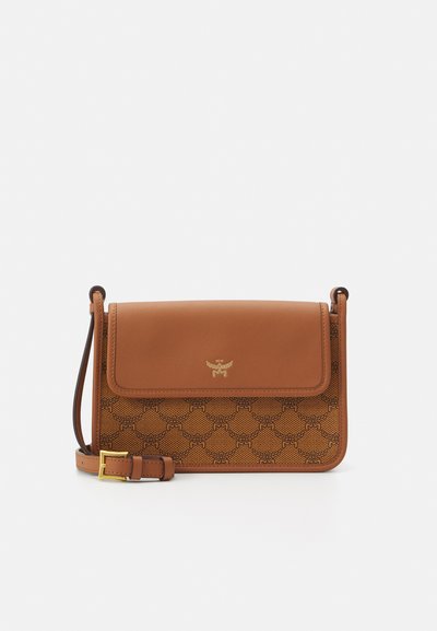 MCM HIMMEL CROSSBODY - Olkalaukku - cognac