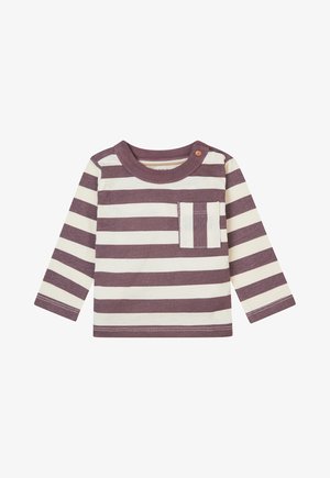 Langsleeve T-shirt in gestreept pruimen- en crèmekleur. Heeft een borstzak en een drukknoopsluiting op de schouder. Gemaakt van zacht katoen.