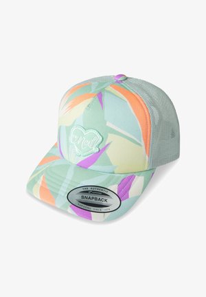 Casquette snapback avec une base vert clair, présentant un motif de feuilles tropicales multicolores, un dos en maille et un logo cœur brodé à l'avant.