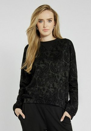 - Bluza
