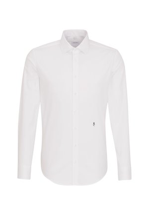Chemise blanche à manches longues avec col pointu et petite rose noire brodée près du bas à droite sur le devant.