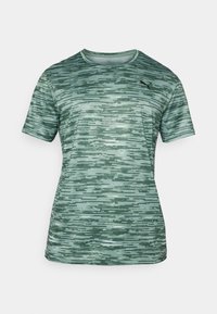ESSENTIALS TEE - Spordi T-särk - green moon