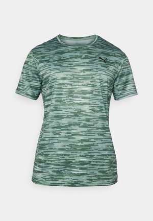 Korte mouwen groene sportshirt met een horizontaal gestreept patroon, ronde hals en logo-accent. Gemaakt van lichtgewicht, ademend materiaal.
