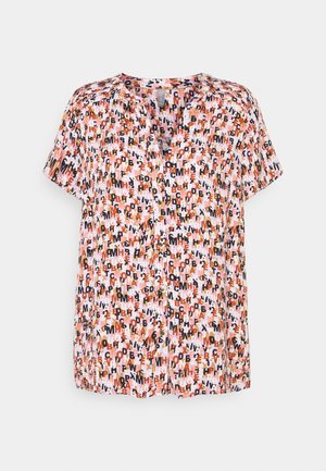 Lyhythihainen pusero kevyestä, kuvioidusta kankaasta, jossa monivärisiä kirjaimia valkoisella pohjalla, V-aukko ja rento istuvuus.