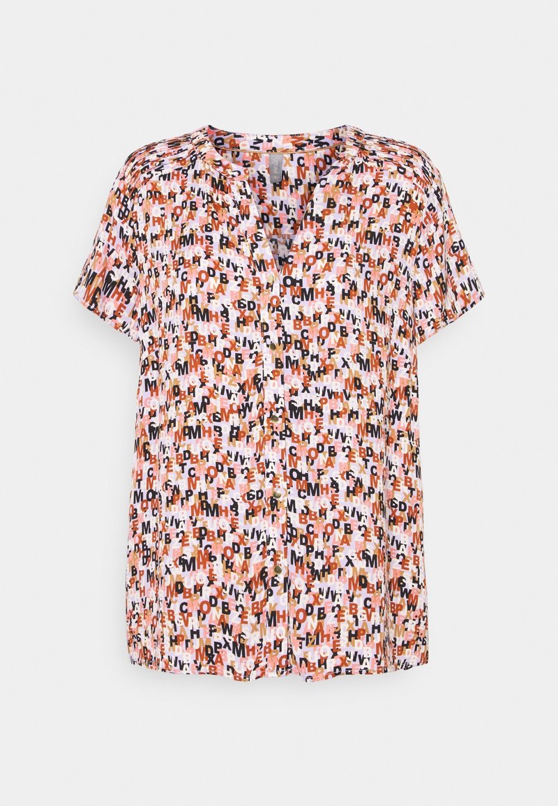 Lyhythihainen pusero kevyestä, kuvioidusta kankaasta, jossa monivärisiä kirjaimia valkoisella pohjalla, V-aukko ja rento istuvuus.