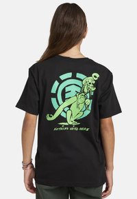 Element NOTHING WEIRD YOUTH - Triko s potiskem - black light green