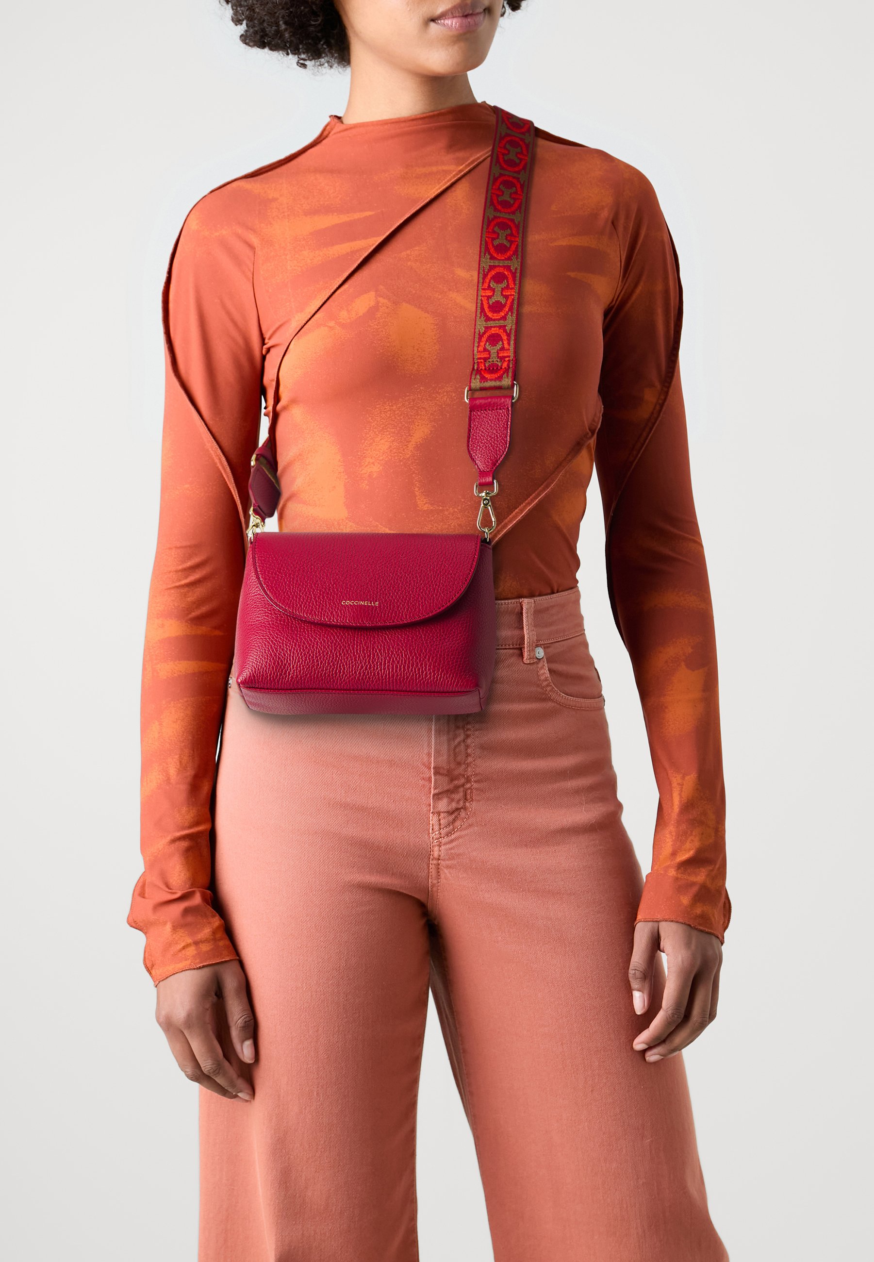 Sac Bandoulière Coccinelle Liya En Cuir De Vache Sangria/Skin - Violet, Ajustable, Neuf Avec étiquettes