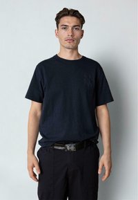 Clean Cut Copenhagen PAULI  - T-shirts med print - navy