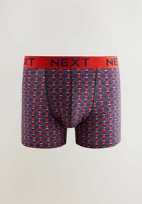 Boxershorts mit einem Design aus blauem und rotem Hummerdruck, mit einem roten Bund, der "NEXT" beschriftet ist. Glatte Stoffoberfläche und taillierte Form.