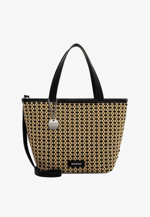 Austa bēša un melna rokas soma ar melnām rokturiem, noņemamu plecu siksnu un apaļu sudraba zīmola uzrakstu, kas karājas uz ķēdes.