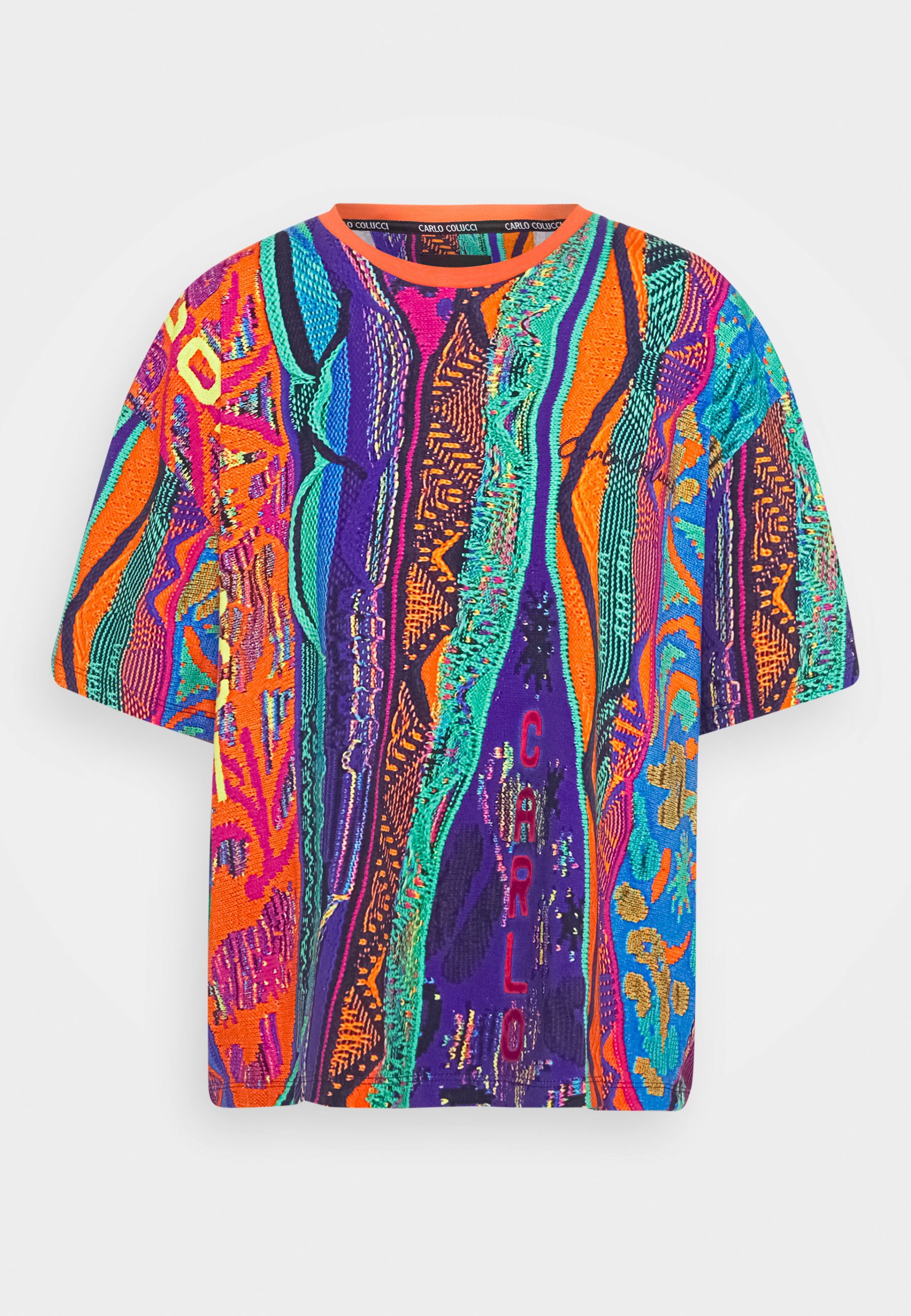 pantalón negro camisa azul