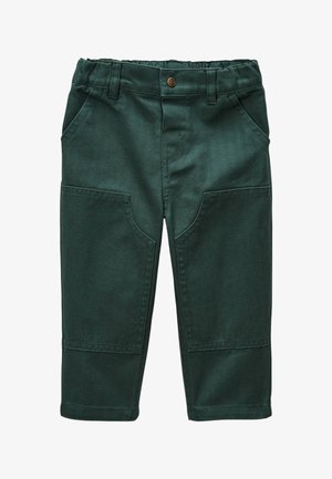 Pantalons en coton verts avec une taille ajustée, poches avant et une coupe droite. Tissu texturé avec des détails de couture visibles.