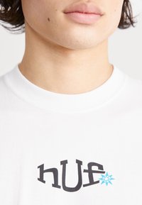 HUF JAZZY GROOVES TEE - Triko s potiskem - white