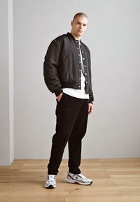 Marc O'Polo BELSBO - Cargobukse - black