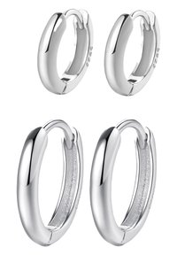 Srebrne kolczyki koła o gładkim, zaokrąglonym designie. Zaprezentowane w dwóch rozmiarach: małym i dużym, z polerowanym wykończeniem oraz widocznym zapięciem na zawias.