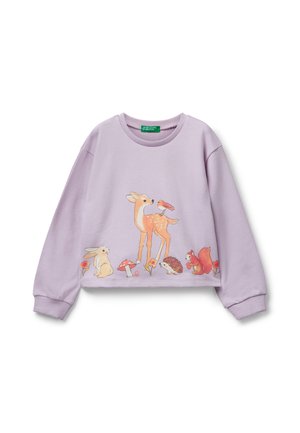 Sweatshirt lilas avec un graphique représentant un cerf, un lapin, un écureuil et un hérisson, entourés de champignons et de fleurs. Coupe douce et décontractée.
