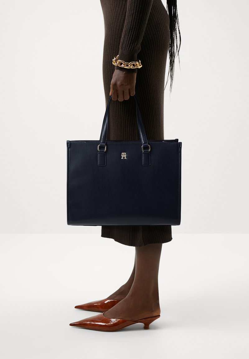 Tommy Hilfiger MONOTYPE TOTE - Borsa a mano - space blue
