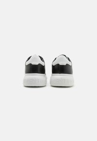 Valentino BOUNCE - Trainers - black/white