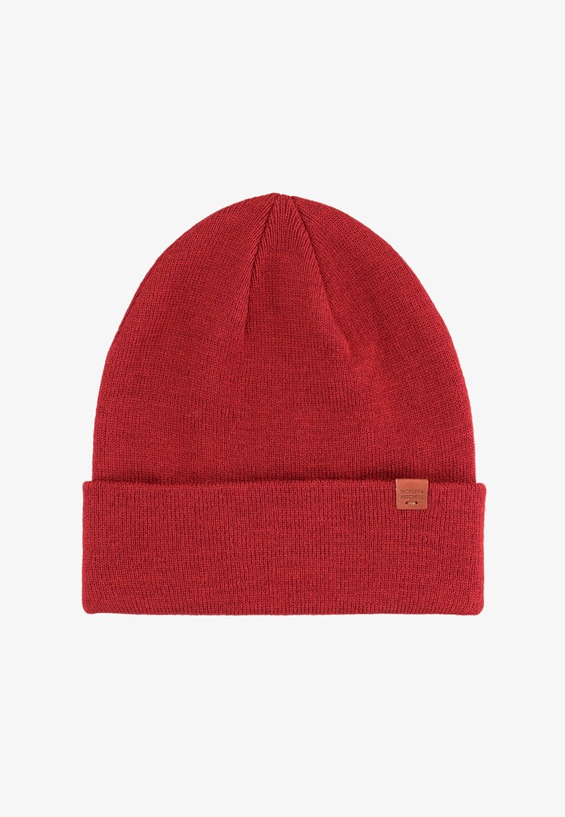 Czerwona dziana czapka z podwiniętym brzegiem, wykonana z miękkiej wełny. Posiada małą skórzaną metkę z nazwą marki z boku.