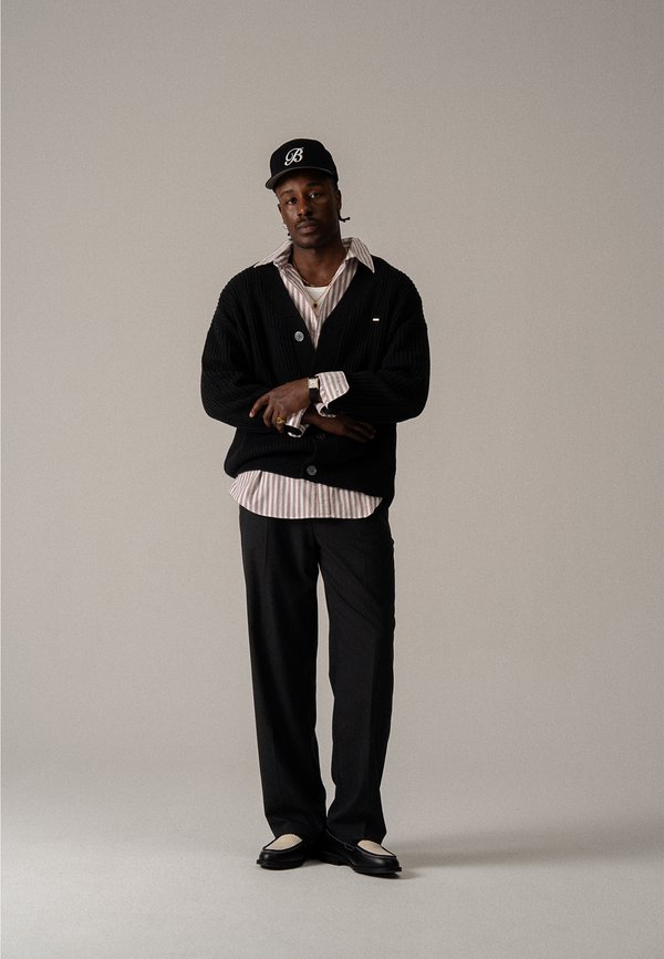 LOGO CARDIGAN - Strickjacke