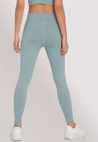 OCEANSAPART DAHLIA - Leggings - light aloe grey