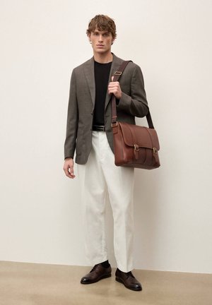 Kazar ARKADY - Lietišķas šņorkurpes - brown