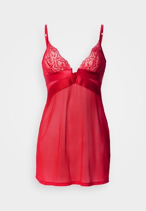 Robe babydoll rouge en tissu transparent avec bonnets en dentelle, bretelles réglables, ceinture en satin, design en V et textures contrastantes.