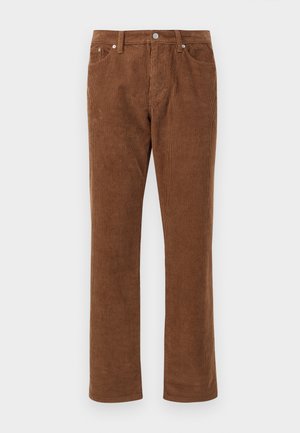 Pantalones de pana marrones con acanalado vertical, que cuentan con un botón y cremallera, dos bolsillos frontales y un corte recto.