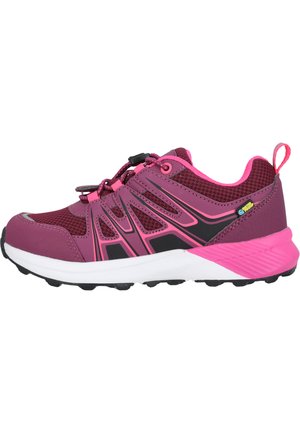 Sportskor i lila och rosa syntetiskt material. Har en ovandel i nät, svarta accenter, justerbar snörning och texturerad gummisula.