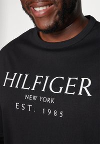Tommy Hilfiger BIG TEE - Topper langermet - black