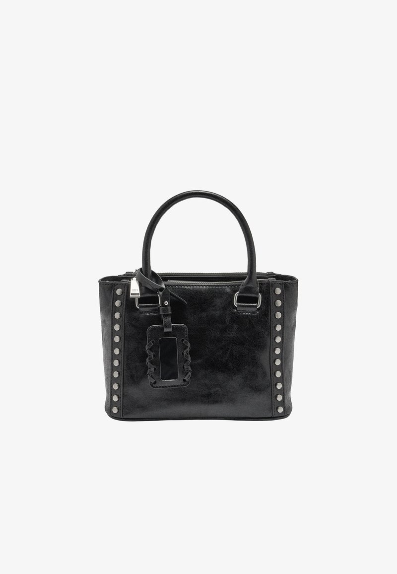 Czarna skórzana torebka o sztywnym fasonie, z srebrnymi ćwiekami po jednej stronie i odpinanym etykietą z koronkowym detalem.
