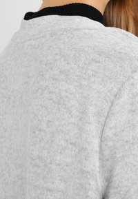 QS Kofta - mottled grey