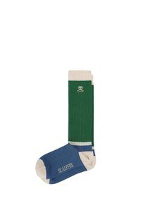 Calcetines hasta la rodilla con una parte superior verde, pie azul y acentos beige. Incluye un logotipo de calavera y huesos cruzados.