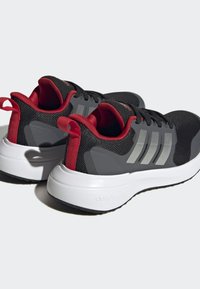 adidas Performance FORTARUN 2.0 CLOUDFOAM LACE - Zapatillas running asfalto - core black   silver metallic   better scarlet