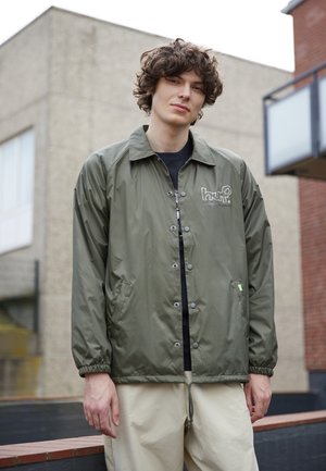 DROP OUT COACHES JACKET - Summer jacket - forest green