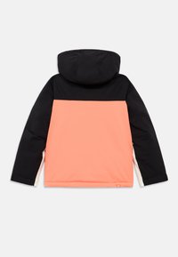 Kurtka z kapturem w kolorze czarnym i koralowym, o wzorze kolor-block, z gładką teksturą i prostym krojem. Zawiera boczne akcenty w kolorze kremowym.