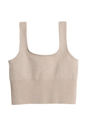 Beige ribbet crop top med firkantet udskæring og brede stropper. Blød tekstur og tætsiddende design, med diskret syning ved brystet.