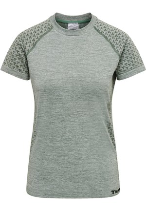 Grøn meleret T-shirt med korte raglanærmer og struktureret mønster på skuldrene. Har rund hals og et logo på kanten.