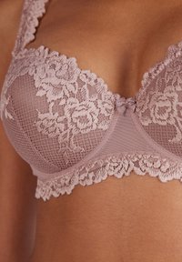 Intimissimi SOFIA IN PRETTY FLOWERS - Podprsenka s kosticemi - pink