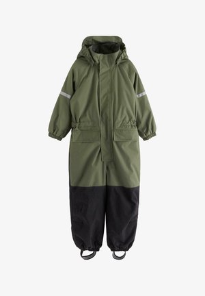 Tuta da neve isolante verde e nera con cappuccio, polsini elastici, due tasche frontali e striscia riflettente sul petto. Materiale resistente e impermeabile.