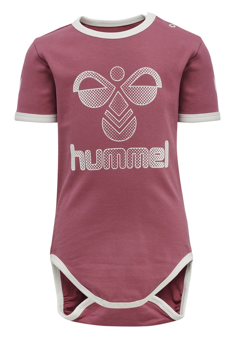 Kortärmad, lila body med vita detaljer, utrustad med en stor grafisk design och tryckknappar i botten för enkel påklädning.