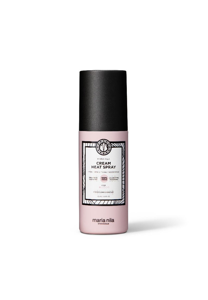 Roze cilindrische fles met een zwarte dop. Witte etiket met tekst, logo en decoratieve rand. Inhoud: 150 ml, 5,07 fl oz.