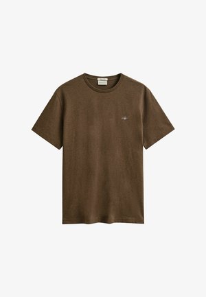 T-shirt marrone a manica corta con scollo rotondo, piccolo logo ricamato sul petto sinistro e etichetta in tessuto all'interno del colletto.