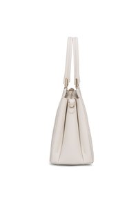 Borsa a tracolla in pelle color beige chiaro con superficie texturizzata, due manici allungati e chiusura a zip nella parte superiore. Presenta una forma triangolare.