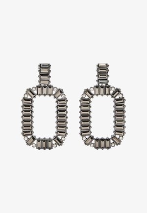 Prostokątne wiszące kolczyki z ciemnoszarymi i jasnoszarymi prostokątnymi kamieniami szlachetnymi ułożonymi w geometryczny wzór, z małymi przezroczystymi kamieniami na rogach.