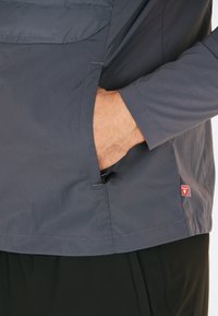 Endurance LAUF BENST - Juoksutakki - ombre blue