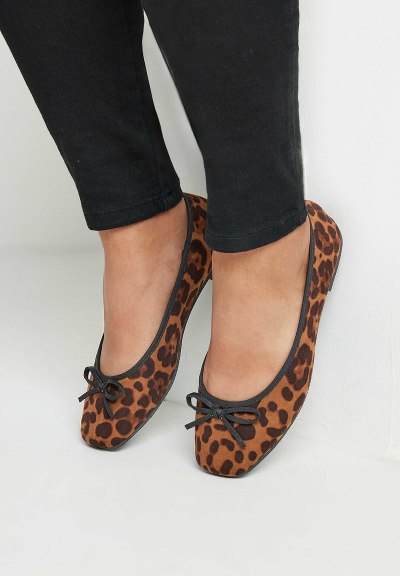 Yours Clothing EXTRA WIDE FIT LEOPARD - Ballerines - brown