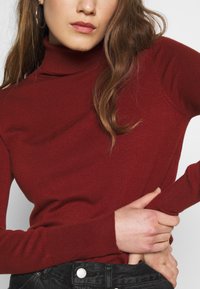 ONLY ONLVENICE ROLLNECK - Camisola - fired brick